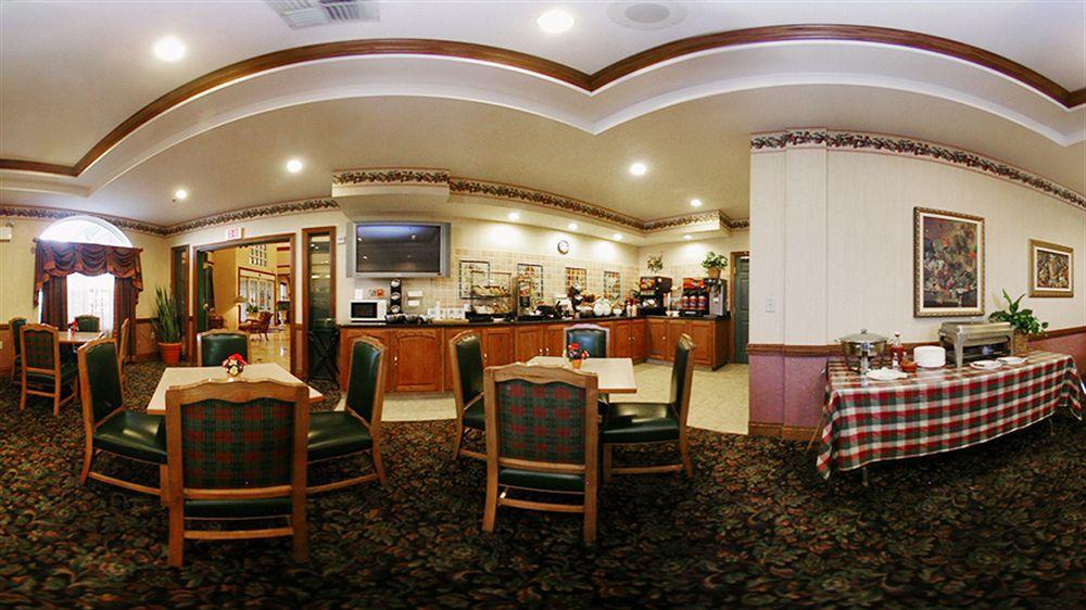 Quality Inn & Suites I-35 E-Walnut Hill Даллас Экстерьер фото