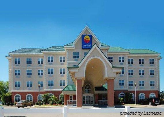 Quality Inn & Suites I-35 E-Walnut Hill Даллас Экстерьер фото