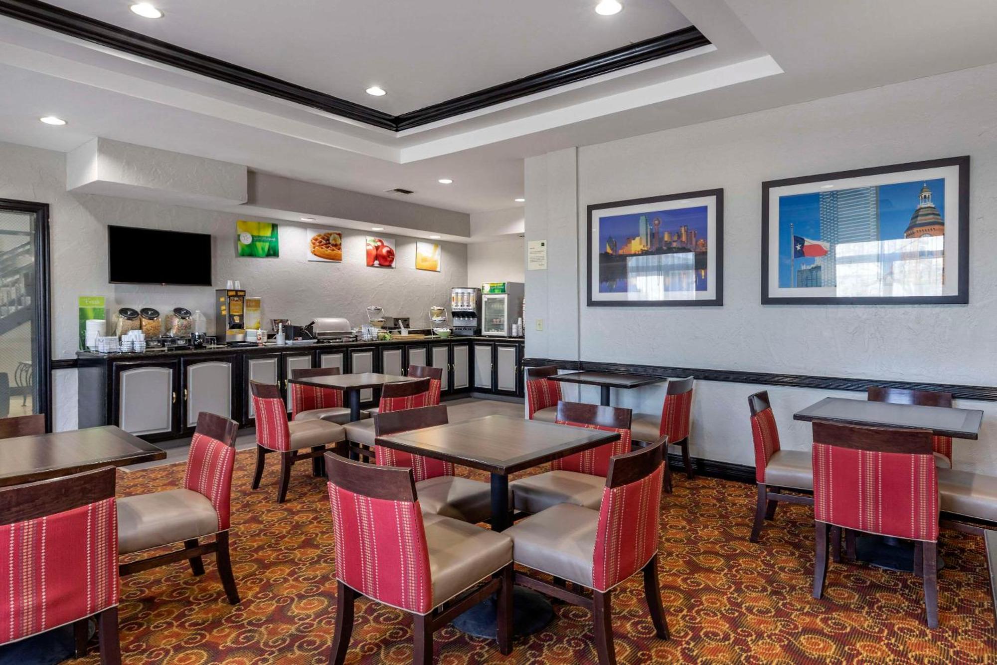 Quality Inn & Suites I-35 E-Walnut Hill Даллас Экстерьер фото