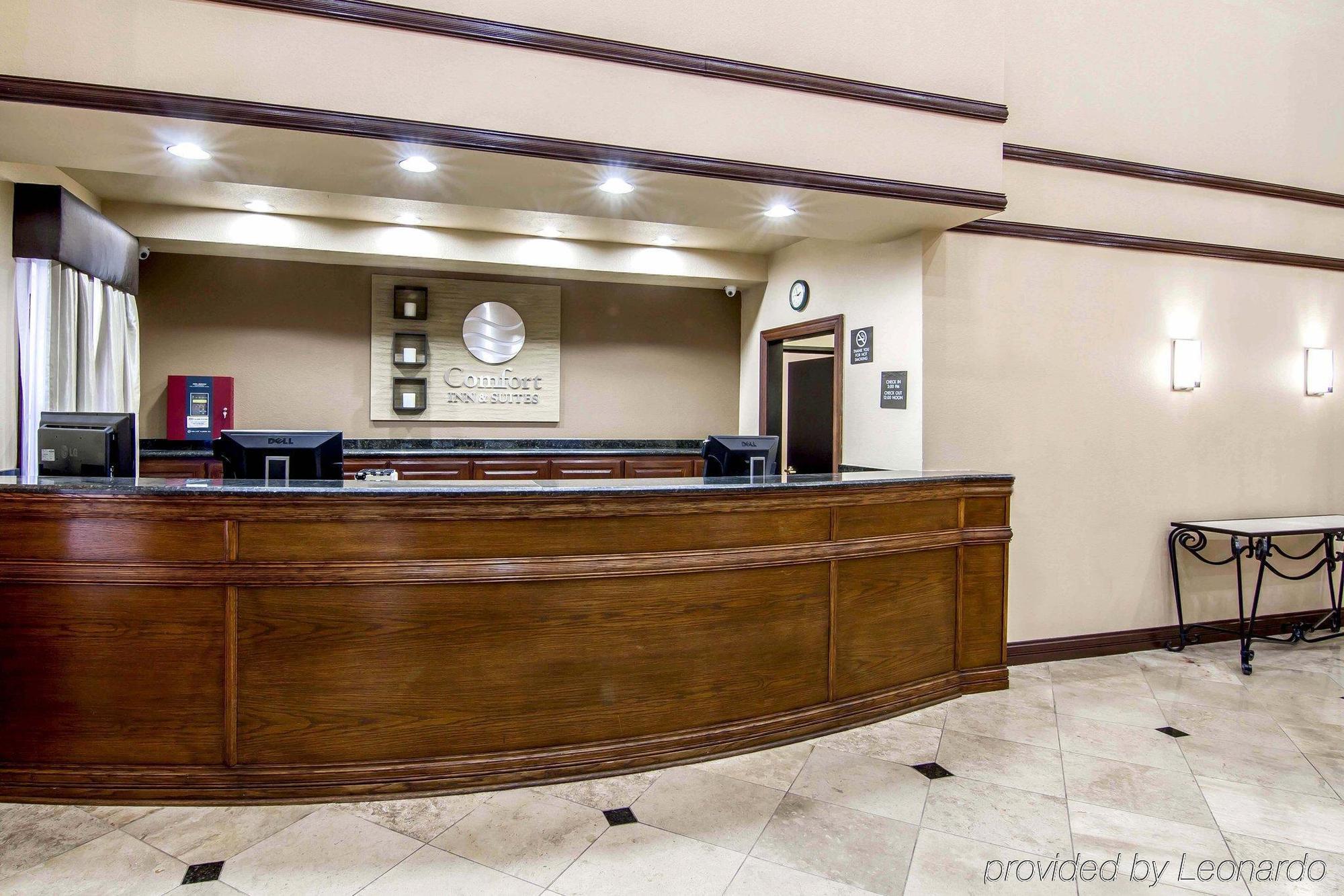 Quality Inn & Suites I-35 E-Walnut Hill Даллас Экстерьер фото