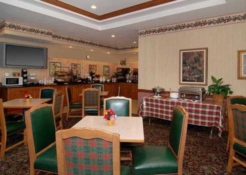 Quality Inn & Suites I-35 E-Walnut Hill Даллас Ресторан фото