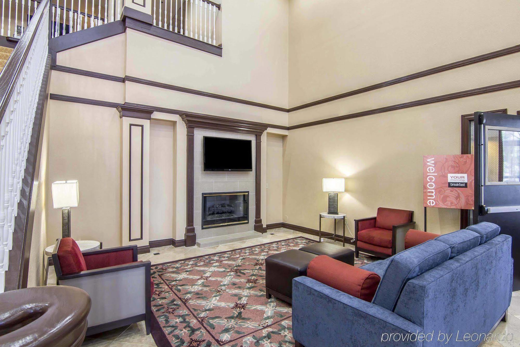 Quality Inn & Suites I-35 E-Walnut Hill Даллас Экстерьер фото